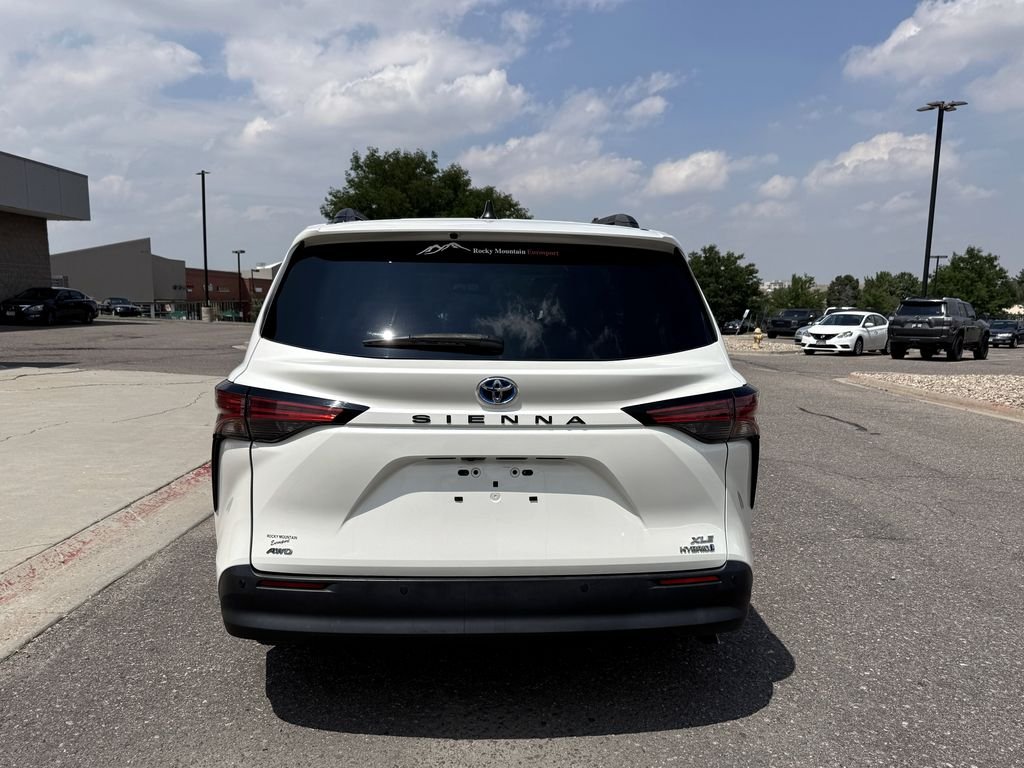 Used 2021 White Toyota XLE image 9