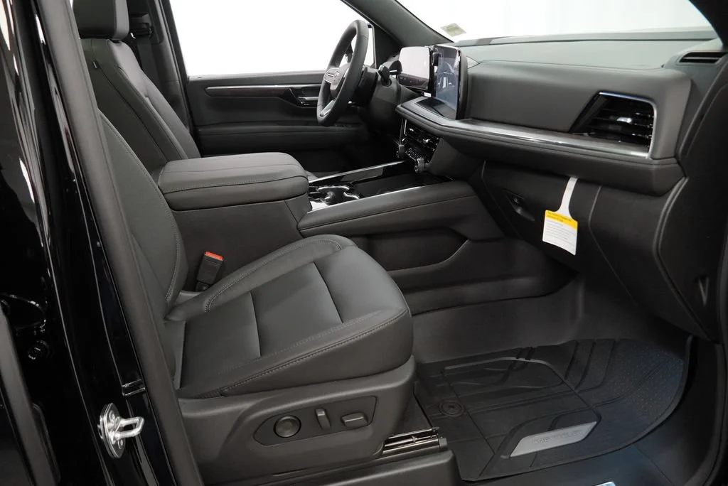 New 2026 Black Chevrolet Z71 image 32
