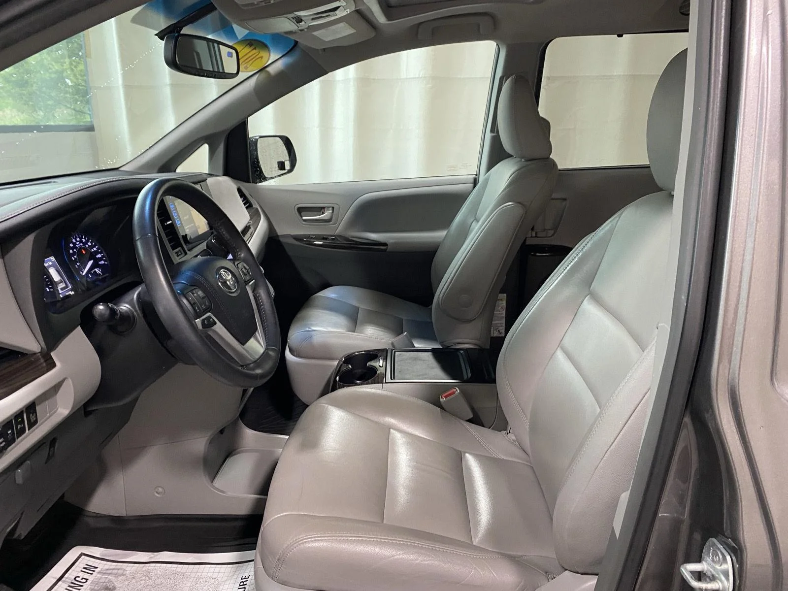 Used 2017 Predawn Gray Mica Toyota XLE image 6