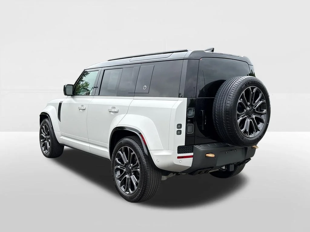 Certified Used 2026 Gray Land Rover OCTA image 2