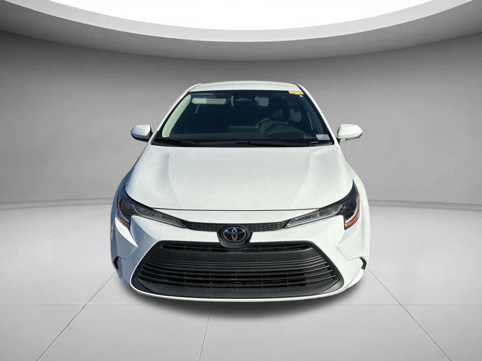 Used 2025 Ice Cap Toyota LE image 2