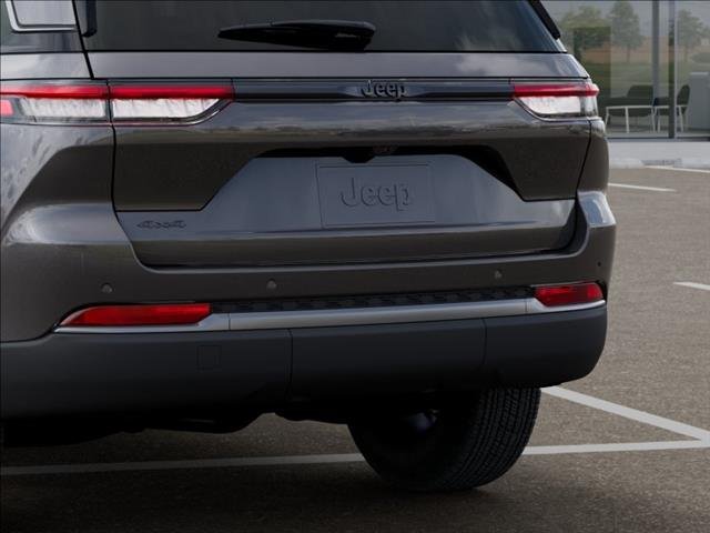 New 2026 Baltic Gray Metallic Clear-Coat Exterior Paint Jeep Altitude image 13