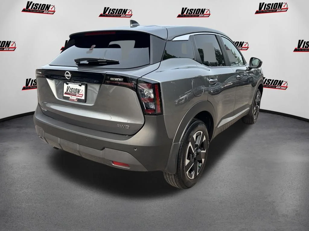 Used 2025 Gray Nissan SV image 5