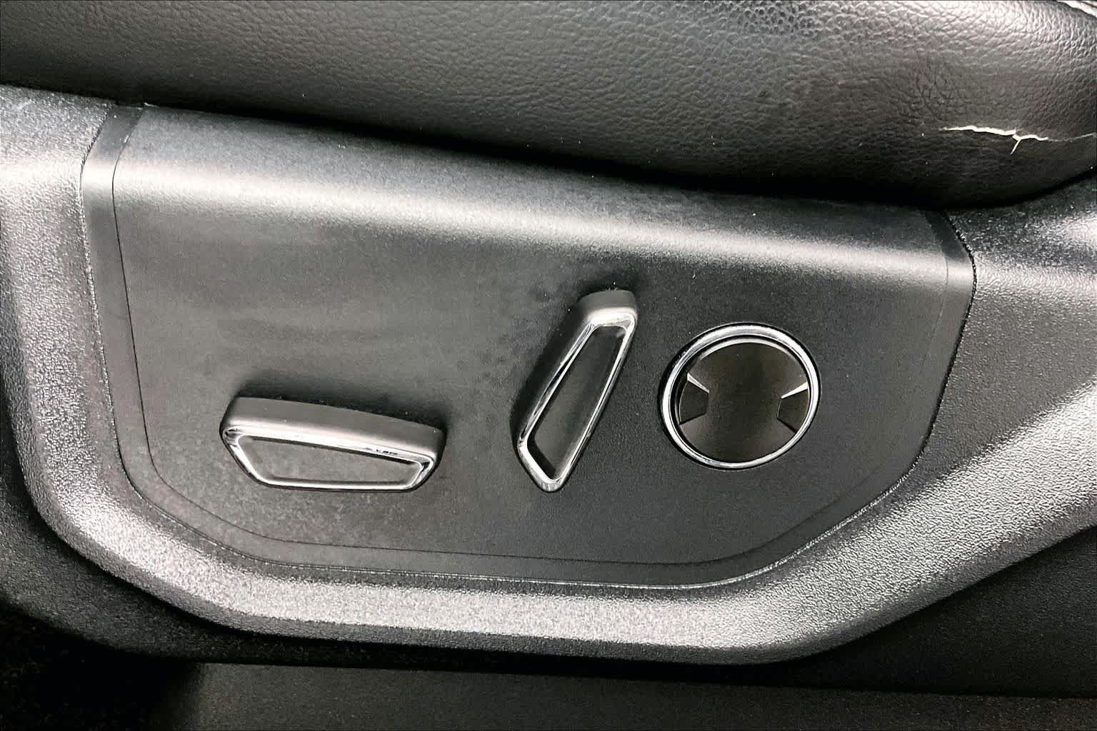 Used 2018 Magnetic Ford LARIAT image 30