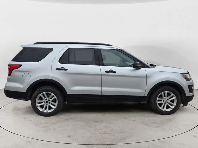 Used 2017 Ingot Silver Ford Base image 4