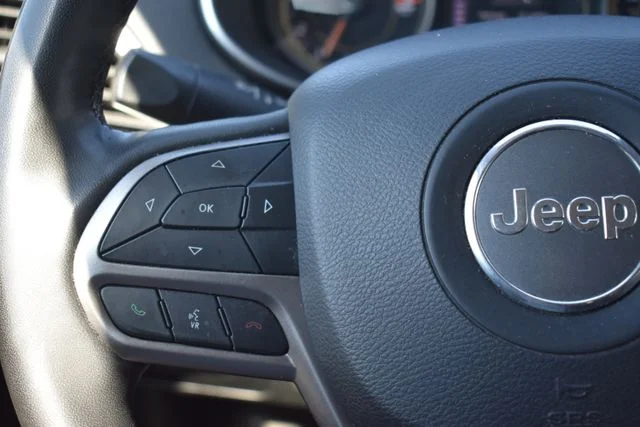 Used 2021 White Jeep Latitude Lux image 20