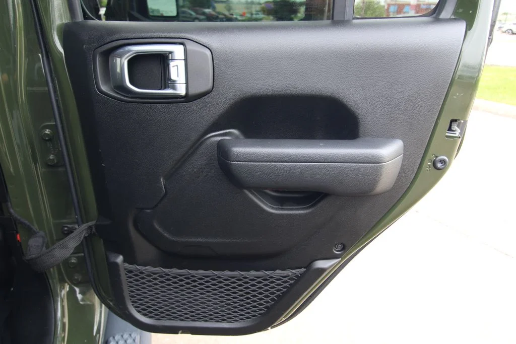 Used 2022 Green Jeep Sport image 42