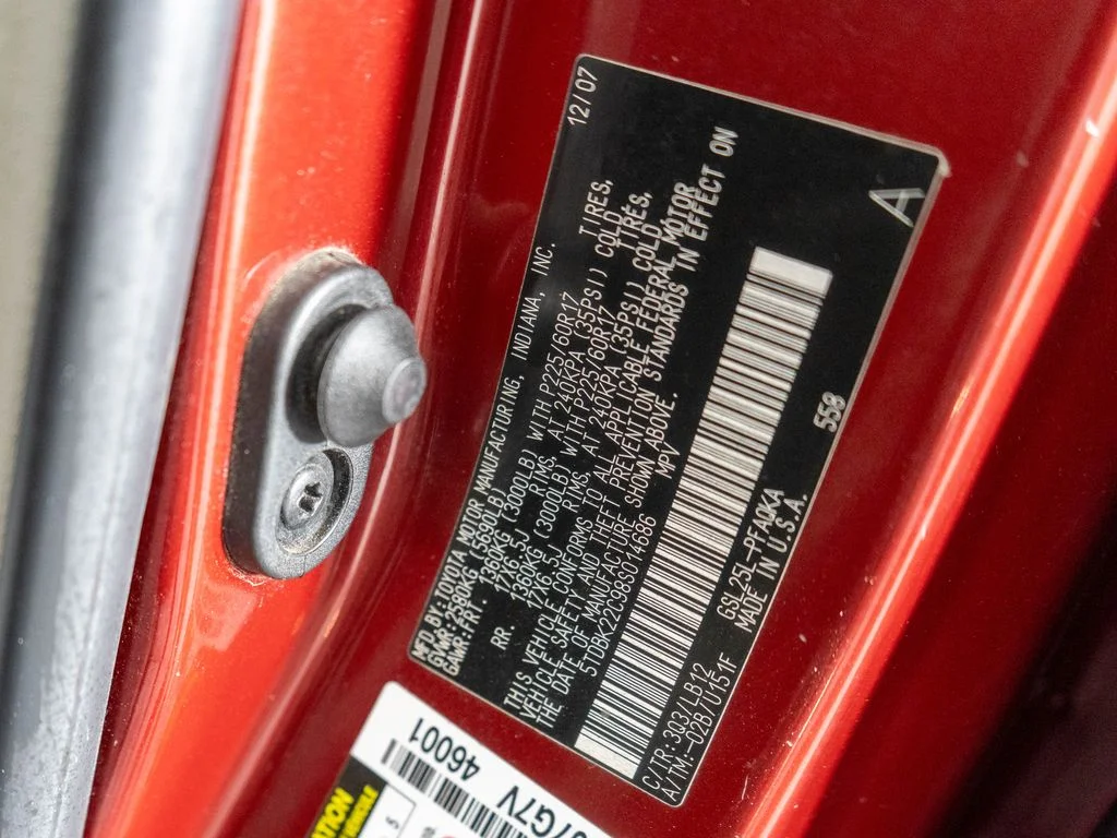 Used 2008 Red Toyota Limited image 35