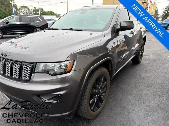 Used 2021 Gray Jeep Laredo X 4x4 image 1