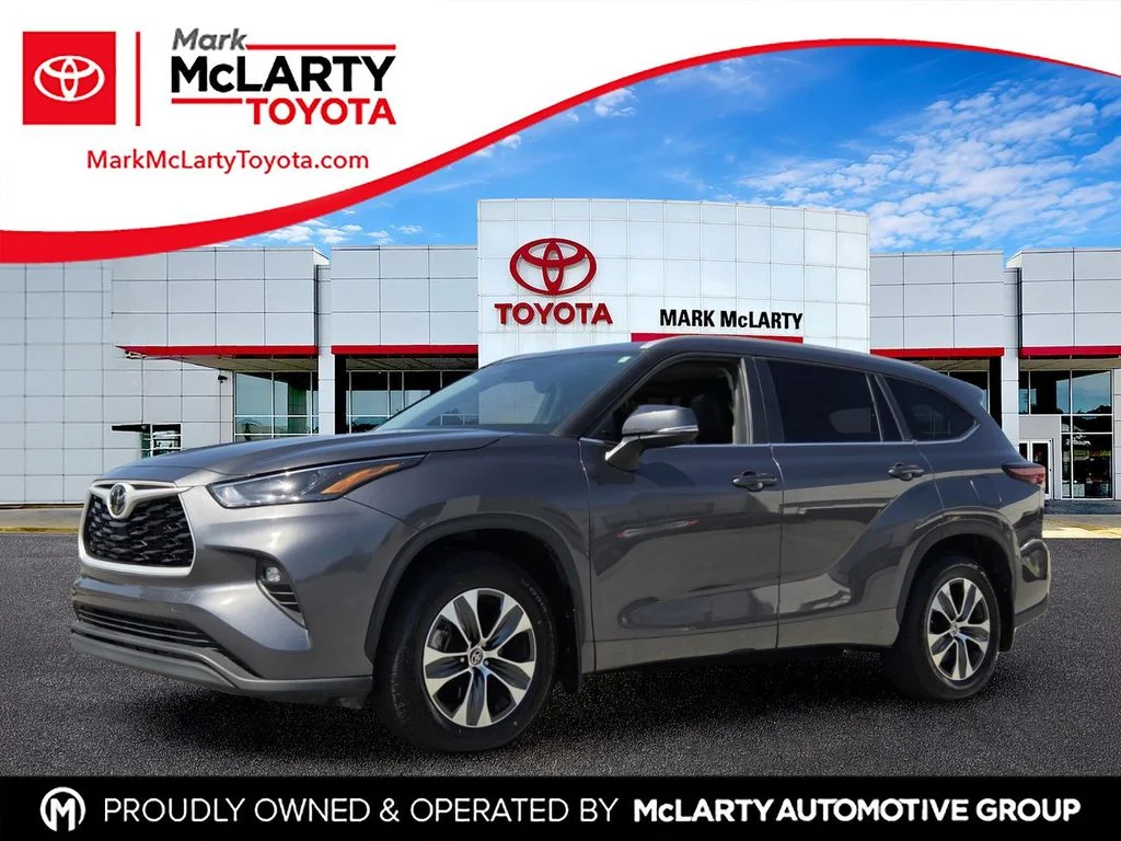 Used 2025 Gray Toyota XLE image 1