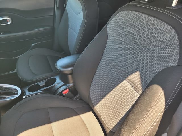 Used 2017 Silver Kia Plus image 13