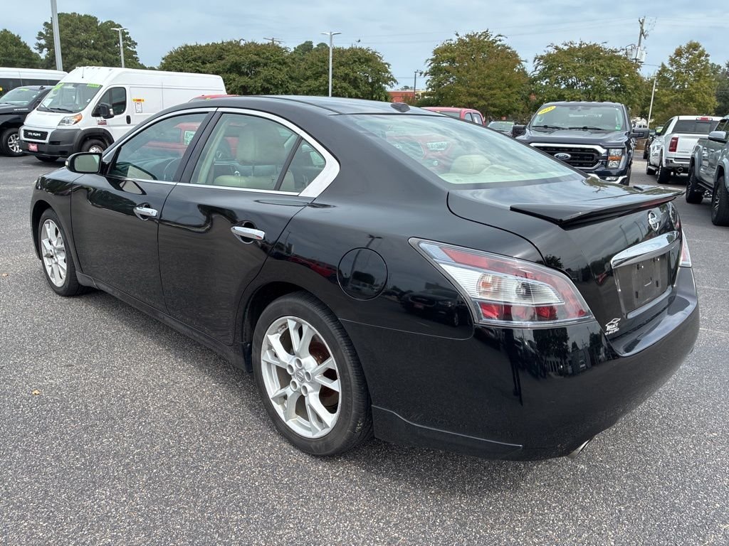 2014 Nissan Maxima SV photo 2