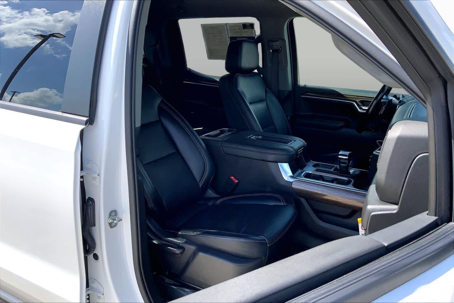 Used 2022 Summit White Chevrolet RST image 9