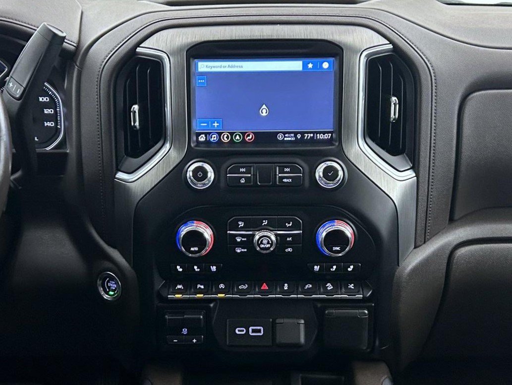 Used 2021 White GMC Denali image 13