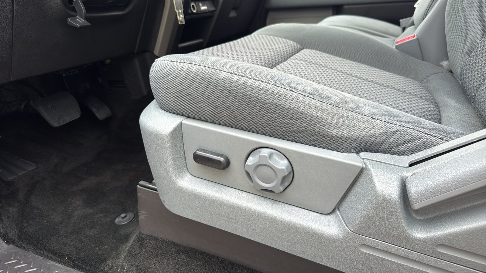 Used 2011  Ford XLT image 10