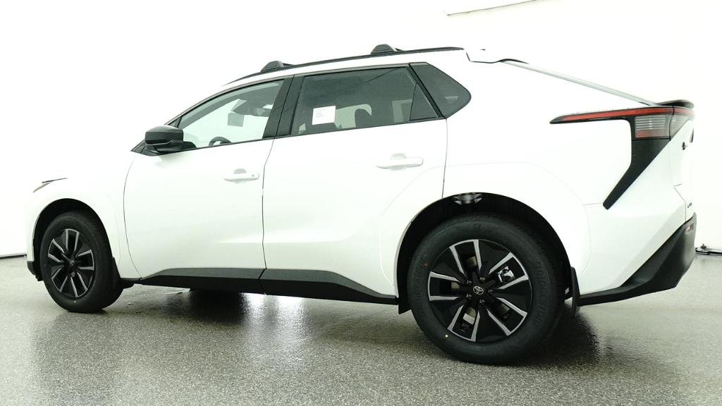 New 2026 Wind Chill Pearl Toyota XLE image 54