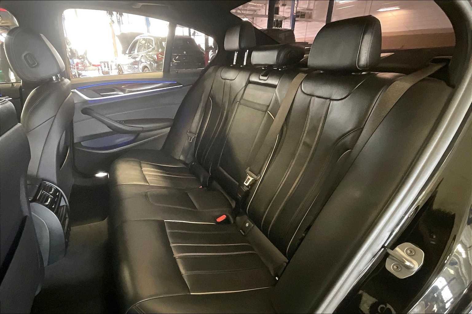 Used 2019 Black Sapphire Metallic BMW 530e iPerformance image 19