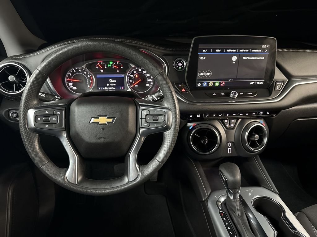 Used 2024 Summit White Chevrolet LT image 20