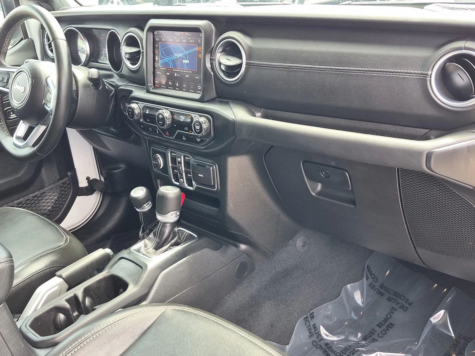 Used 2022 Bright White Clearcoat Jeep Unlimited Sahara image 11