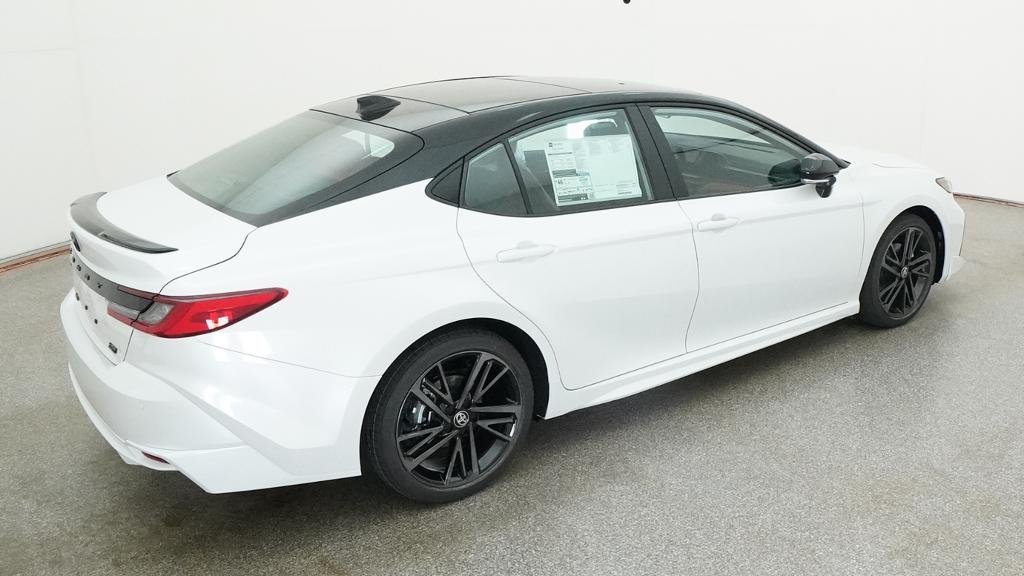 New 2026 Wind Chill Pearl with Midnight Black Metallic roof Toyota XSE image 18