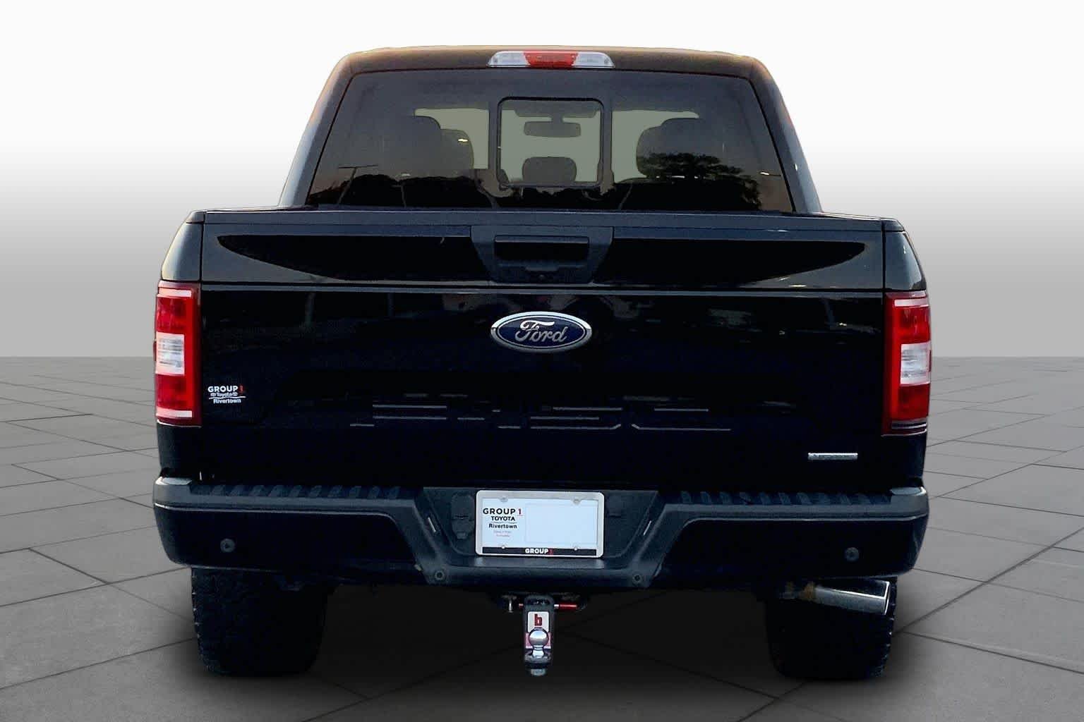 Used 2018 Shadow Black Ford XLT image 4