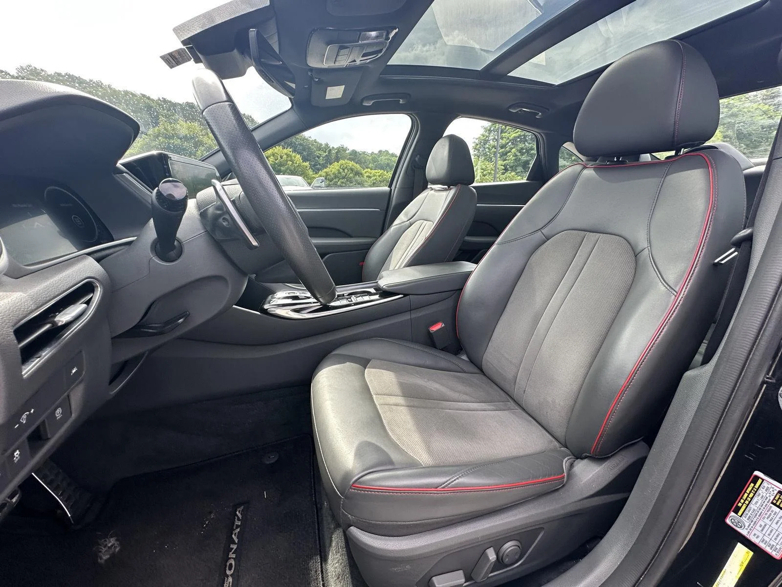 Used 2020 Phantom Black Hyundai SEL Plus image 9