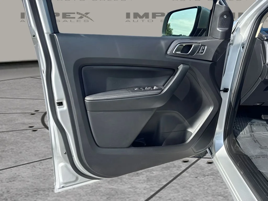 Used 2019 Silver Ford Lariat image 23