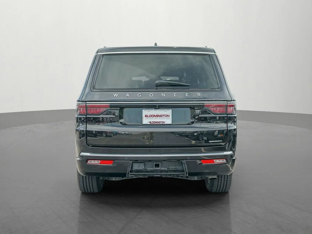 Used 2024 Diamond Black Crystal Pearlcoat Jeep Series II image 7