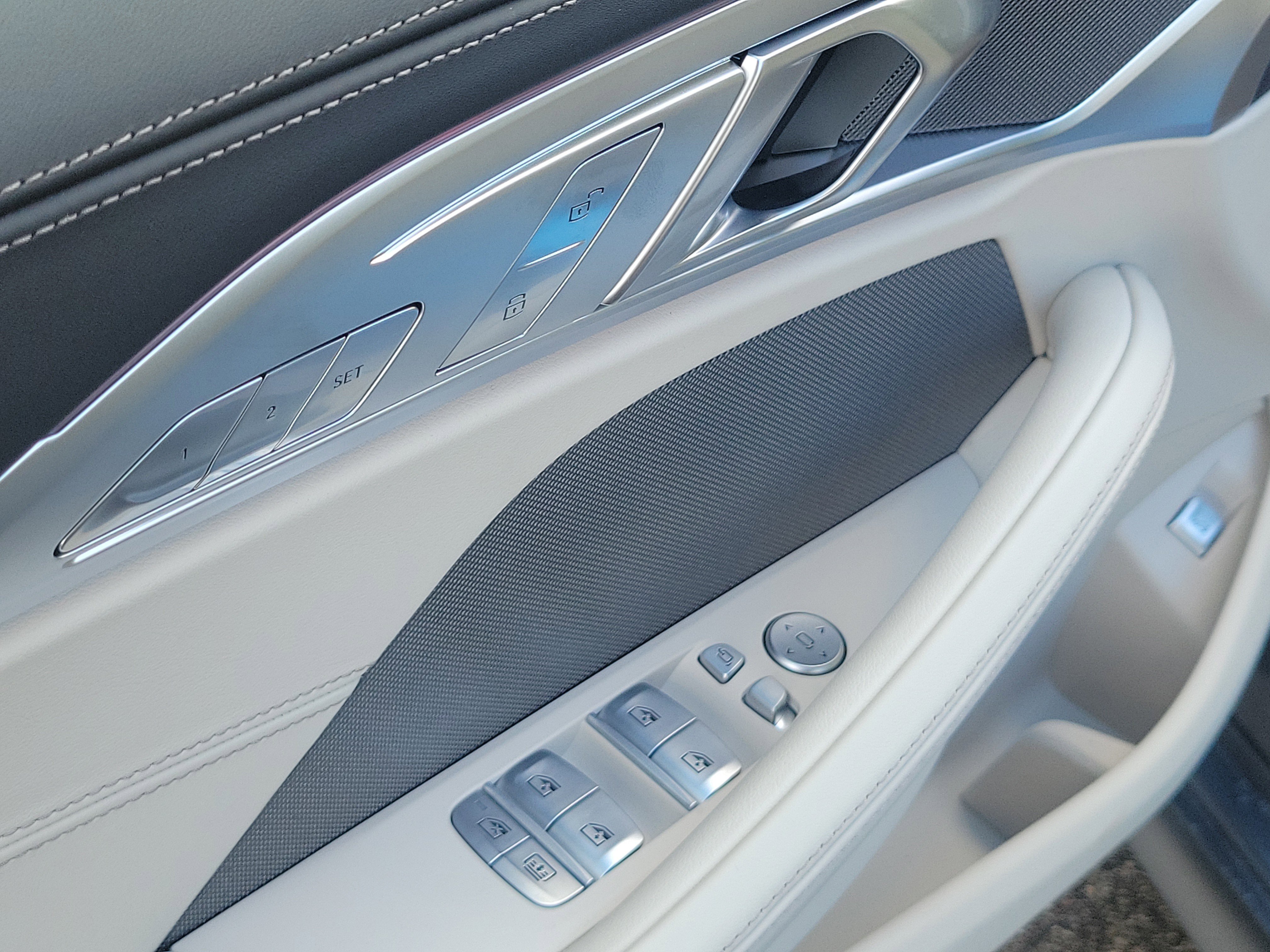 2026 BMW 8 Series 840i - Photo 18