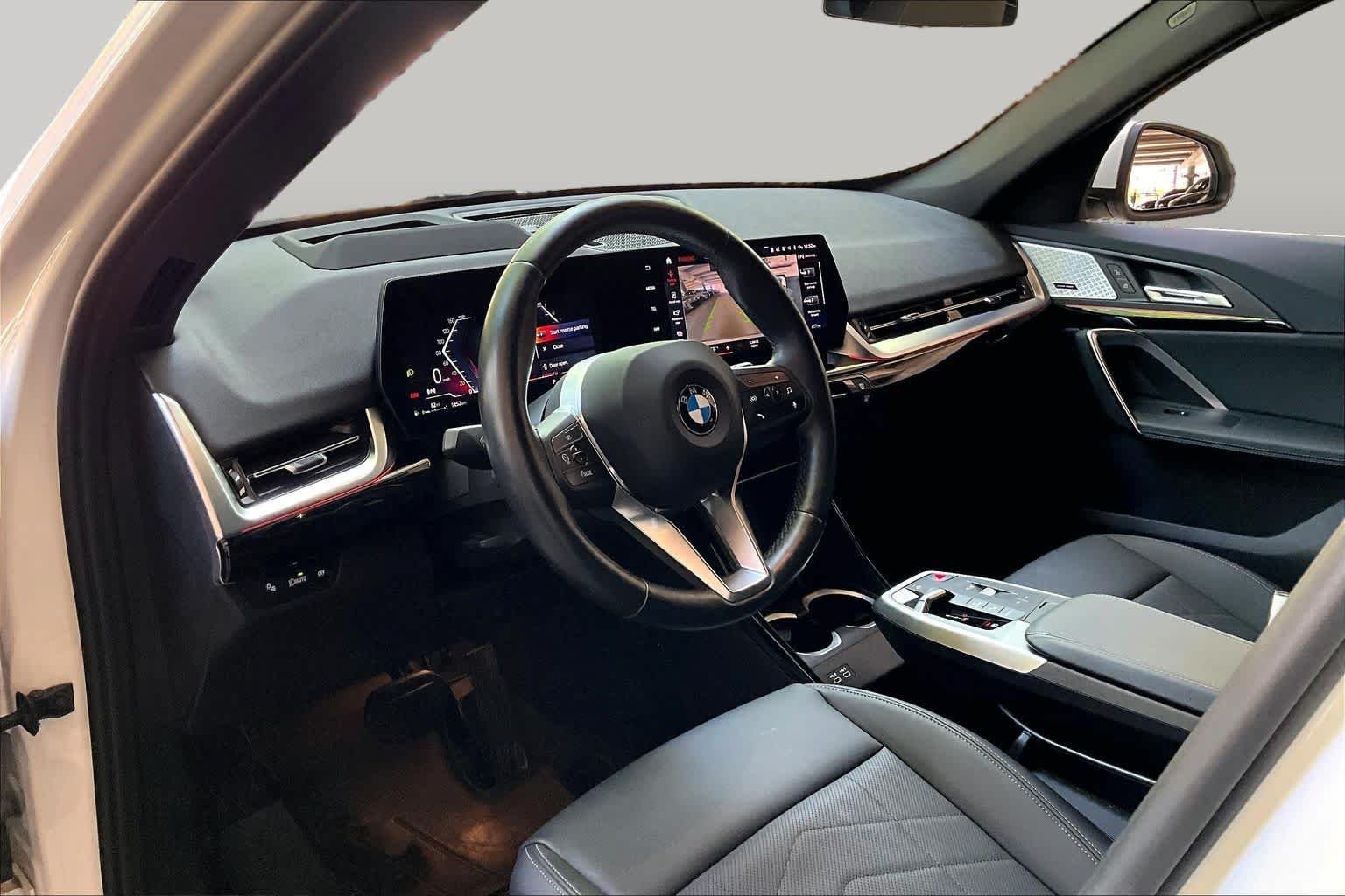 Used 2023 Alpine White BMW xDrive28i image 17