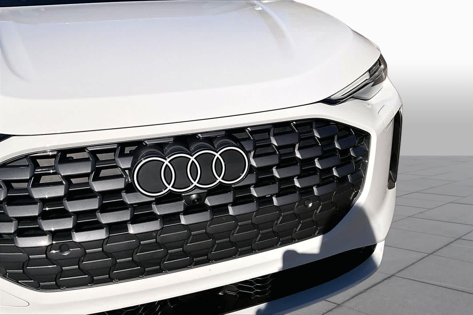 Used 2025 Glacier White Metallic Audi Premium Plus image 30