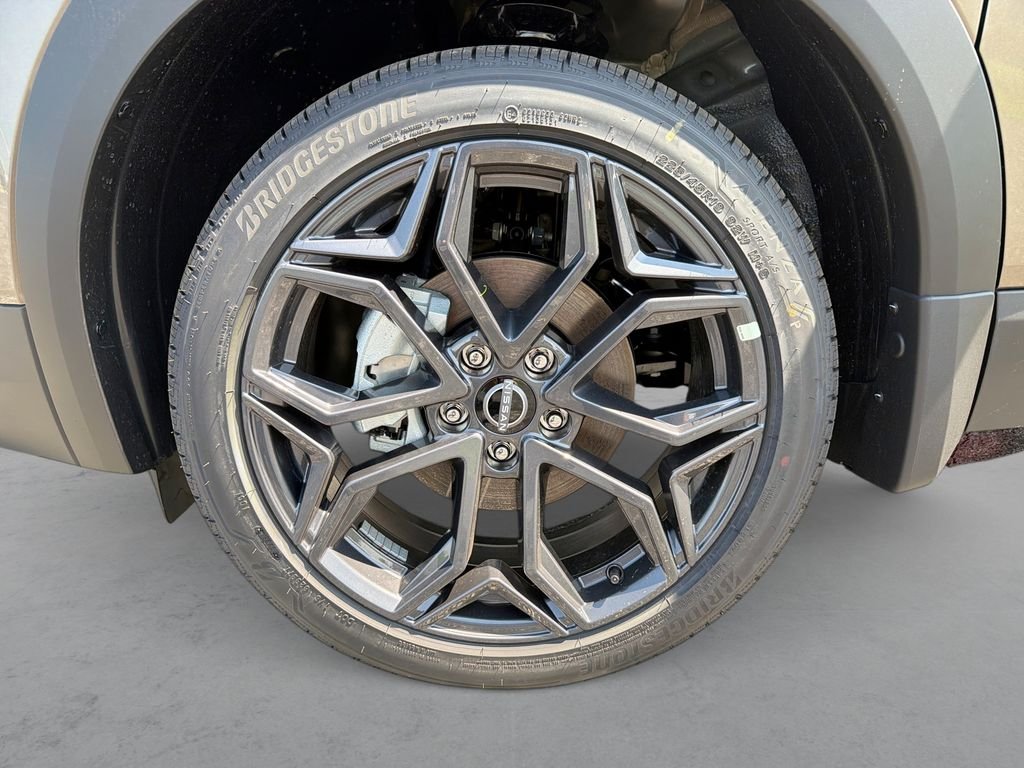 New 2026 Canyon Bronze Metallic Nissan SR image 10