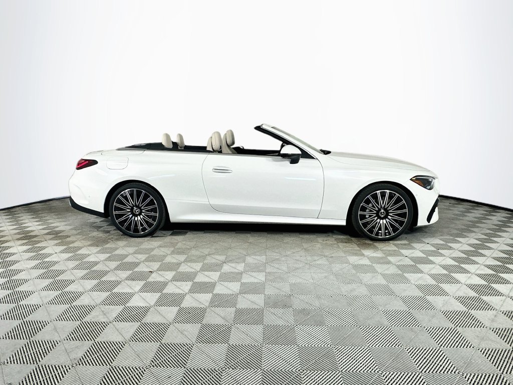 New 2027 MANUFAKTUR Moonlight White Metallic Mercedes-Benz CLE 450 image 8