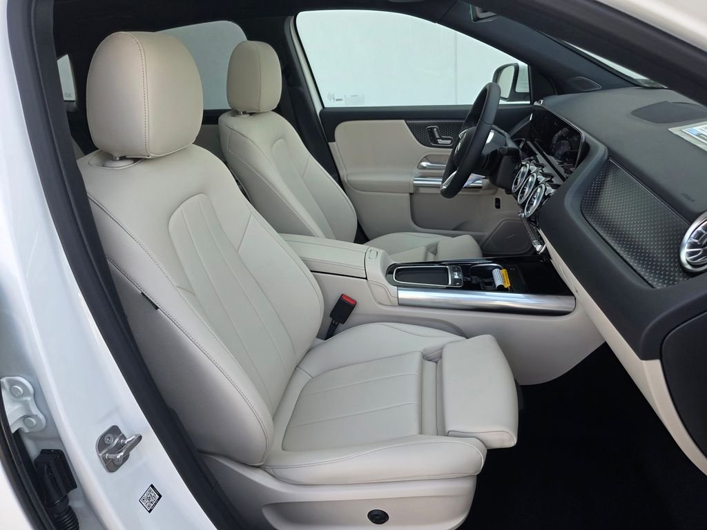 New 2026 Polar White Mercedes-Benz GLA 250 image 19