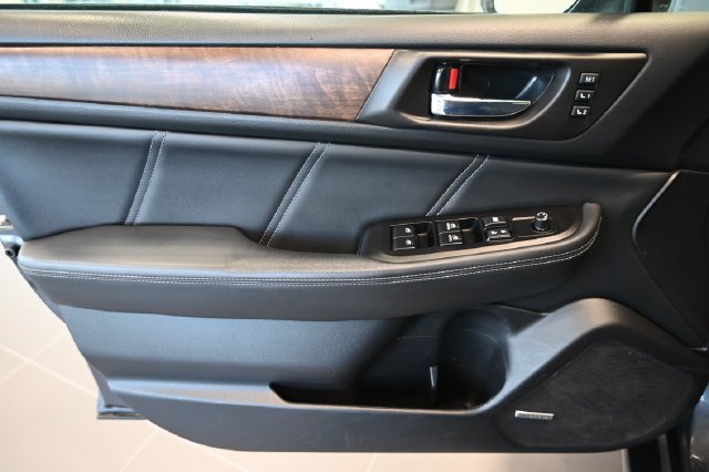 Used 2018 Gray Subaru 2.5i image 19