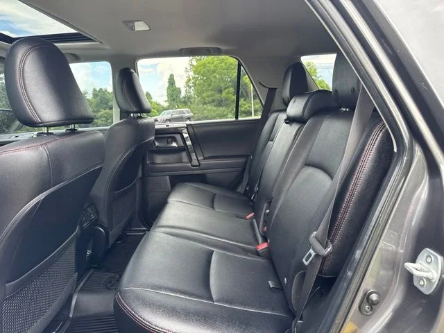 Used 2020 Gray Toyota Venture image 15