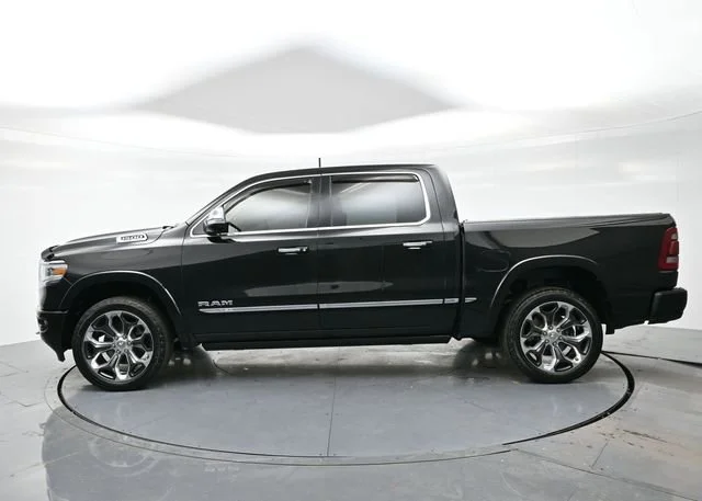 Used 2022 Diamond Black Cry Ram Limited image 4