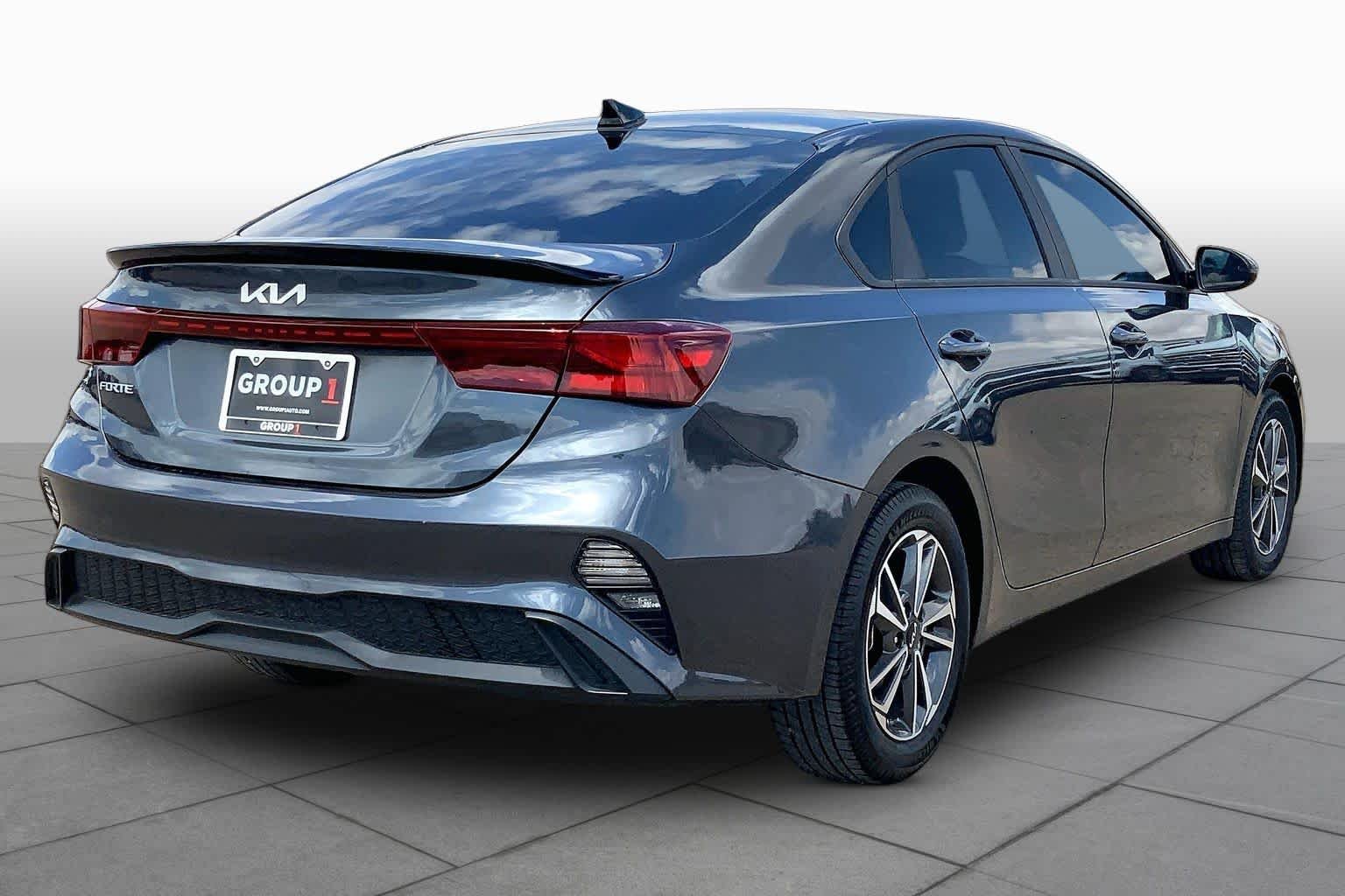 Used 2023 Gravity Gray Kia LXS image 13