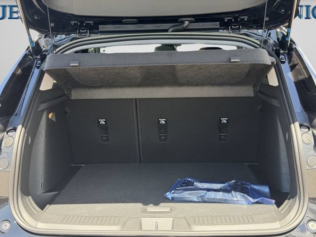 2026 Chevrolet Trax LT - Photo 14