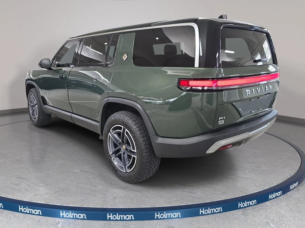Used 2026  Rivian  image 9