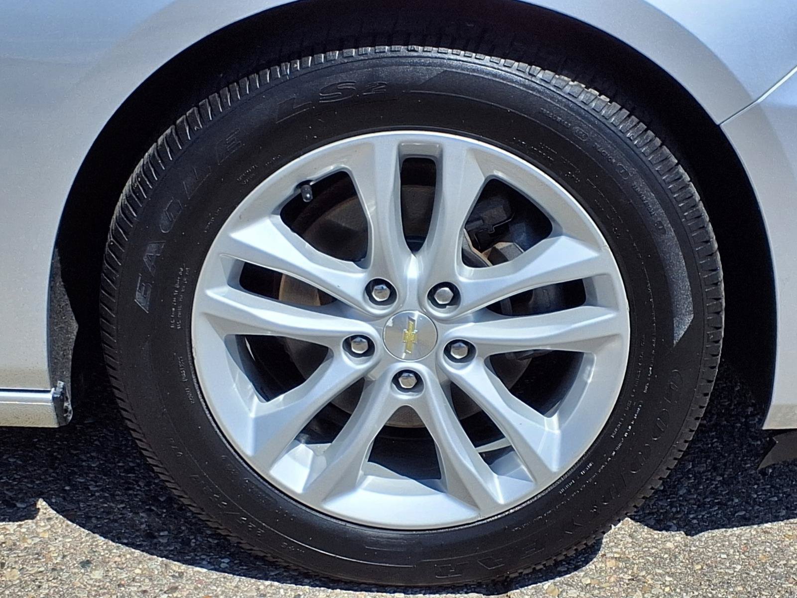 Used 2016 Silver Ice Metallic Chevrolet LT image 25