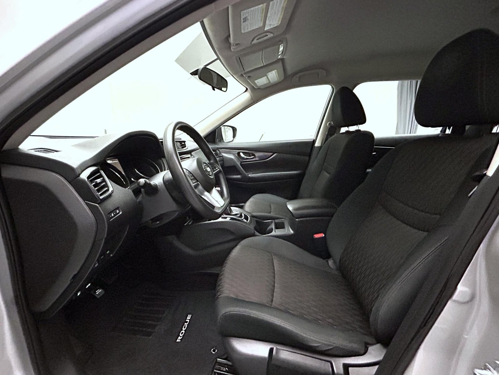 Used 2017 Silver Nissan S image 10