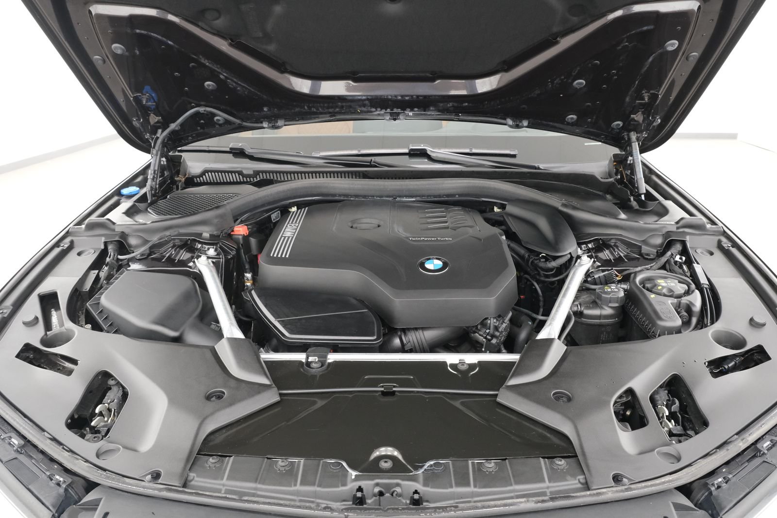 Used 2023 Dark Graphite Metallic BMW 530i xDrive image 42