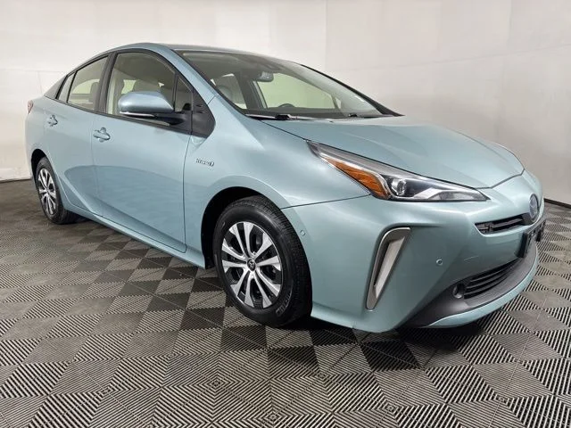 2021 Toyota Prius XLE AWD-e's photo