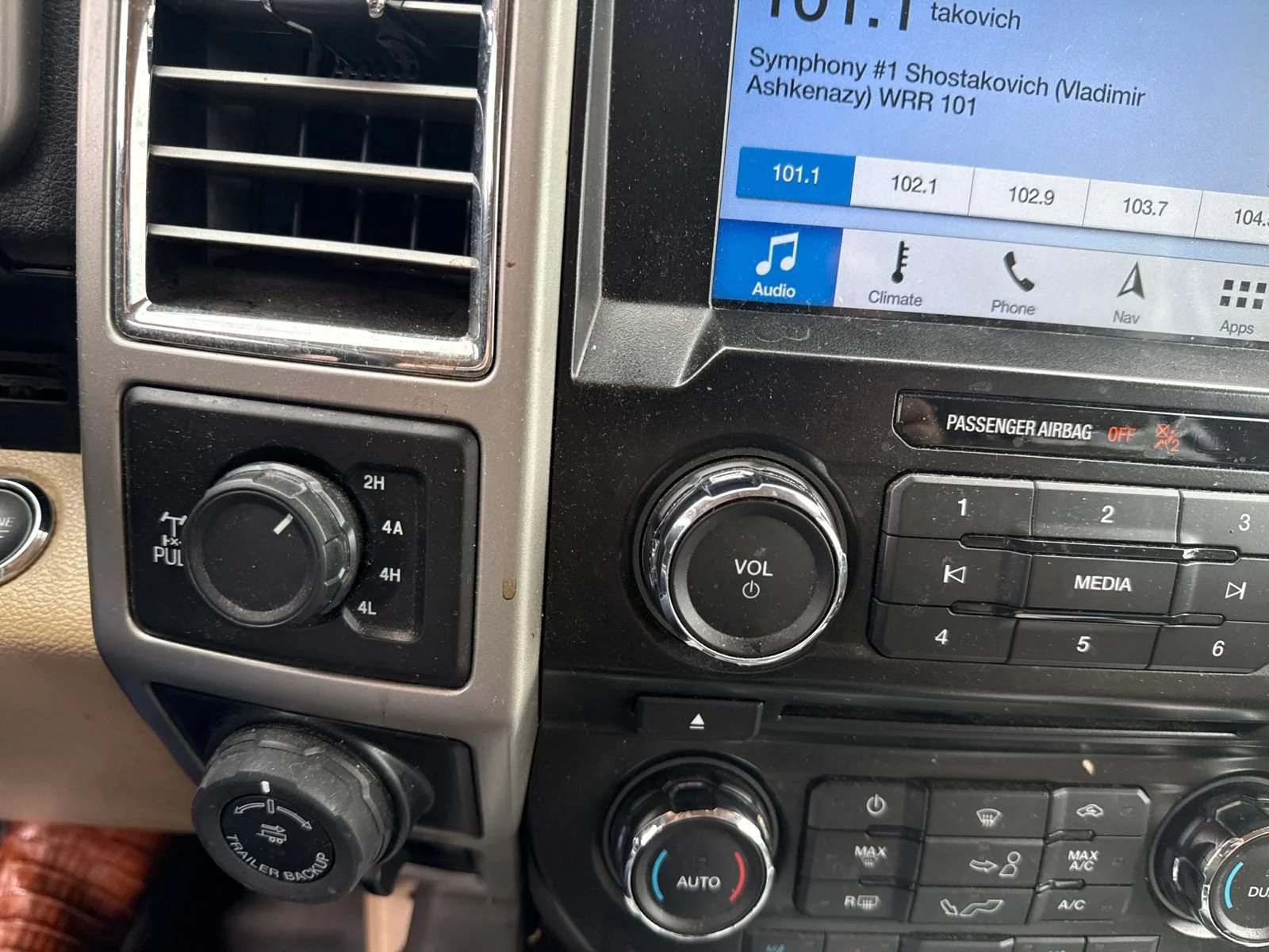 Used 2016 Black Ford XLT image 23