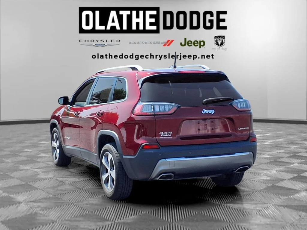 Used 2019 Red Jeep Limited image 3