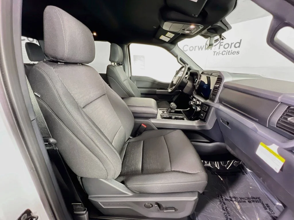 New 2026 Oxford White Ford XLT image 15