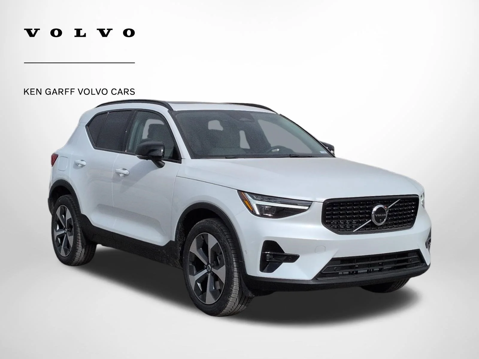 2026 Volvo XC40 B5 Plus Dark AWD's photo