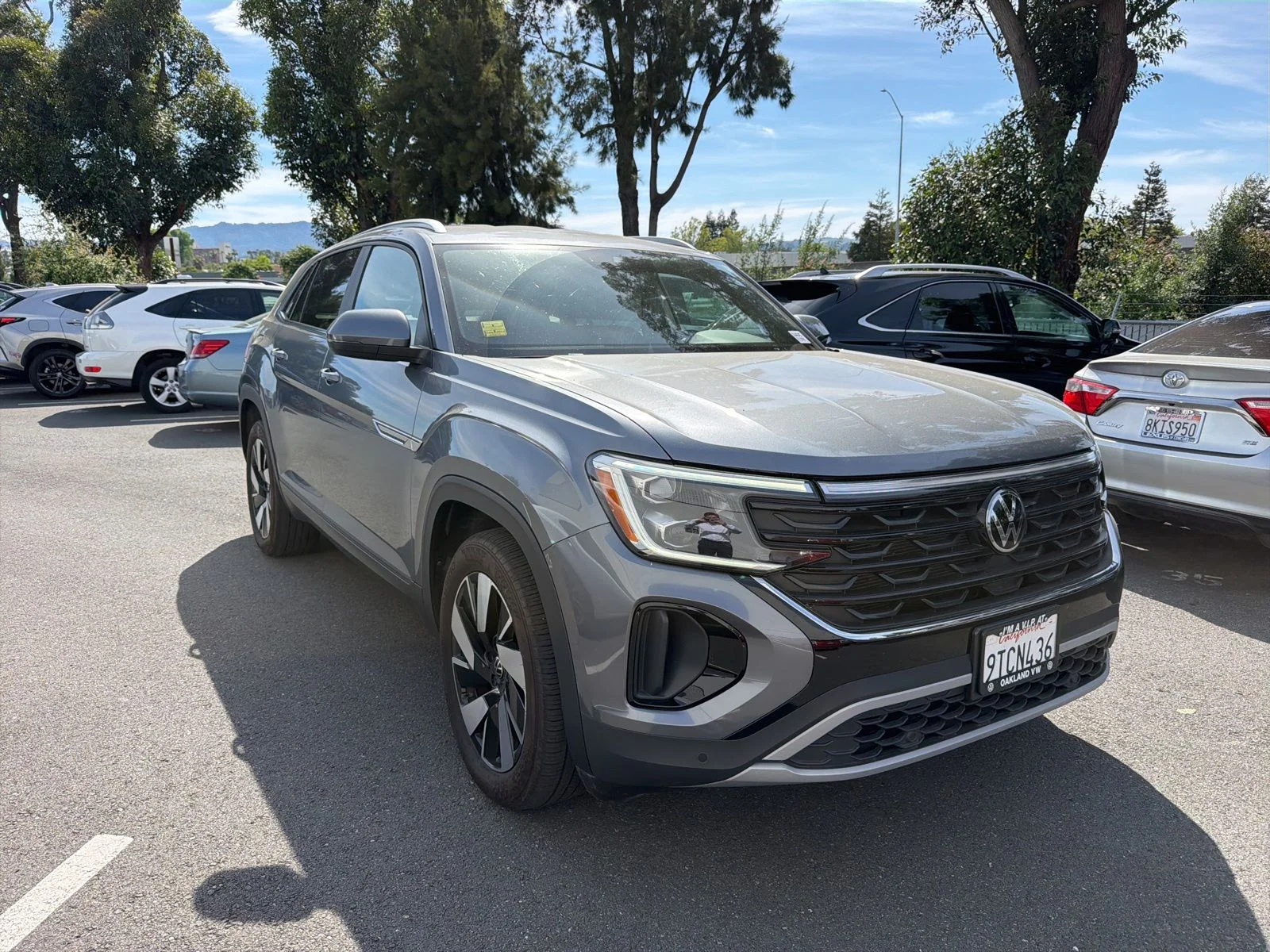 2024 Volkswagen Atlas Cross Sport 2.0T SE w/Tech 4MOTION's photo