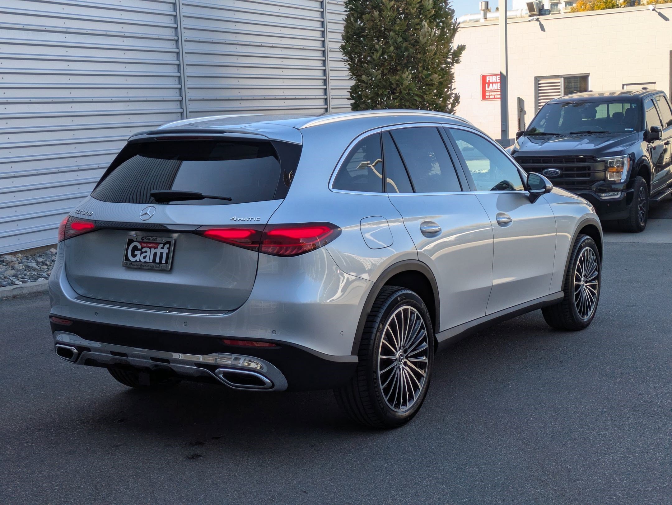 New 2026 Cirrus Silver Metallic Mercedes-Benz GLC 300 image 3